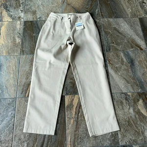 NWT LL Bean Tan Pants Women's 6 Petite Wrinkle Resistant Classic Fit Curvy - Picture 1 of 6