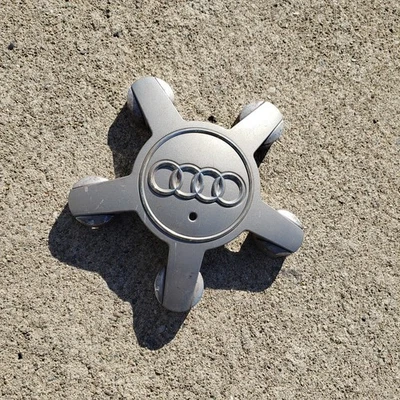 Tapacubos tapacubos tapacubos Audi 2007 2021 4F0601165N A3 A4 A5 A6 A7 A8 TT S8 S6 G Foto 1 de 4