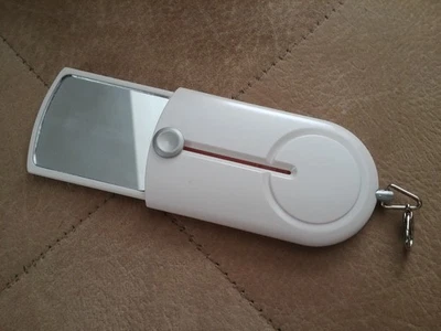 GOODY Blanco Plata Compacto Retráctil Portátil Espejo de Viaje Cuelga Gancho Langosta Foto 1 de 4