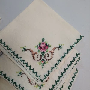6 Vintage handbestickte Baumwollservietten Kreuzstich Rose Blumen 10" Quadrat - Bild 1 von 10