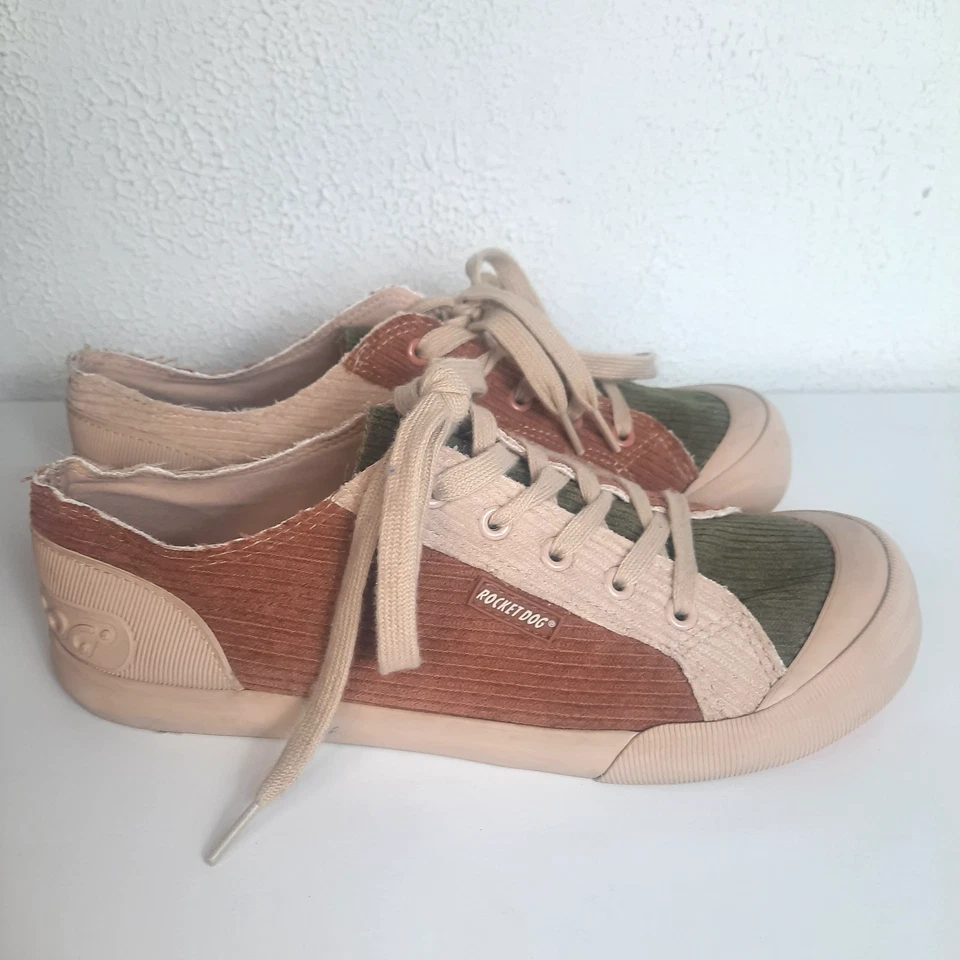 Zapatos deportivos con cordones Rocket Dog pana verde tostado para mujer 9 bloques de colores Jazzin Foto 1 de 4
