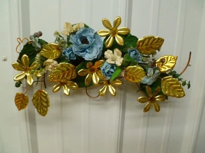 Placa de pared de latón floral y hojas de 17" para interiores de hogar de colección con botín floral azul Foto 1 de 4