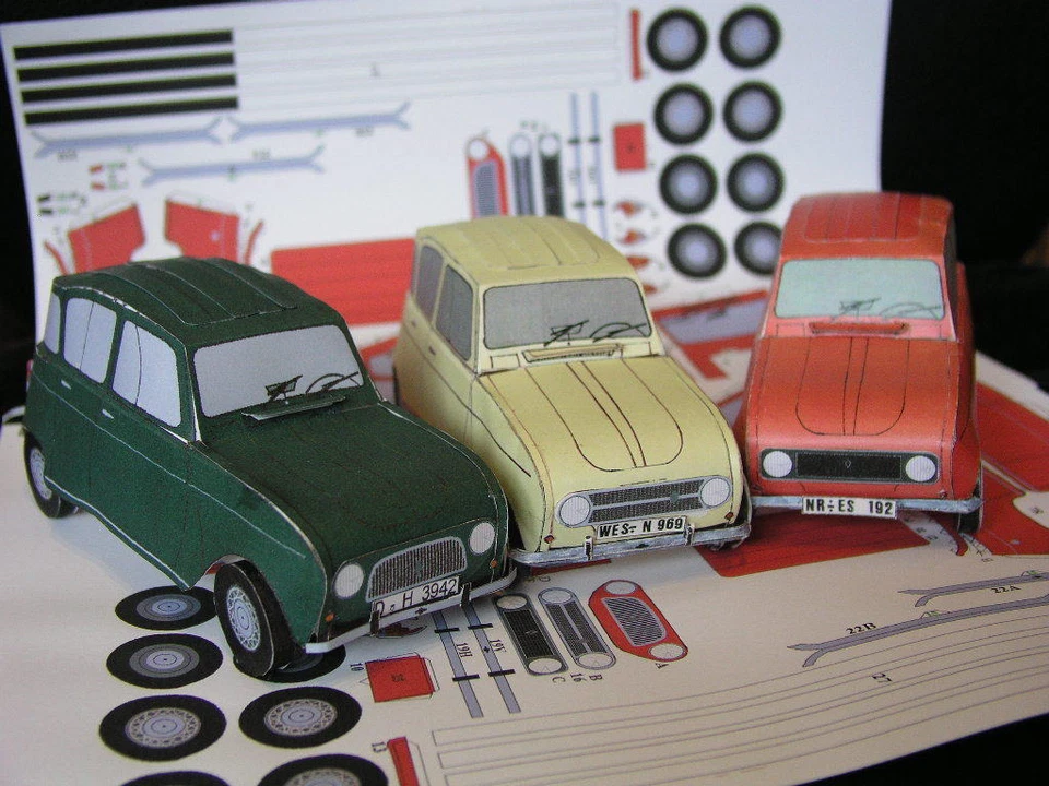 Renault 4 R4 Bastelbogen Papiermodell Modellauto 1:25 - Bild 1 von 1