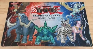 Alfombra de juego oficial Yu-Gi-Oh Hobby League Konami cubierta superior en muy buena condición - Imagen 1 de 1