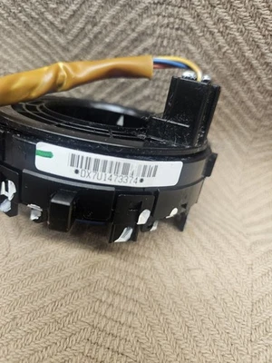 2014-2015 KIA SORENTO RELÓGIO MOLA FABRICANTE DE EQUIPAMENTO ORIGINAL DX7U1473374 - Imagem 1 de 4