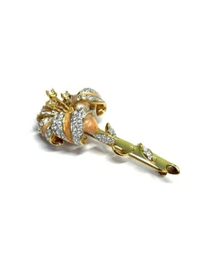 Broche prendedor de lirio acuarela Nolan Miller esmalte y estrás - Imagen 1 de 20