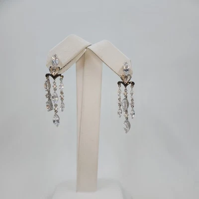 Pendientes de araña Samuel Aaron Lab de zafiro blanco y circonita cúbica negra, esterlina  Foto 1 de 4