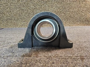 Peer UCP215-47 Pillow Block Bearing 2-15/16" Bore 8-17/32" Bolt Center Cast Iron - Picture 1 of 8