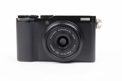 Fujifilm Fuji XF10 Schwarz 24,2 MP Digitalkamera mit Fuji Filmsimulation - Bild 1 von 4