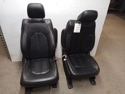 Black Leather Front Seats from 2019 Chrysler Pacifica [53,192 miles] 12436673 Foto 1 de 4