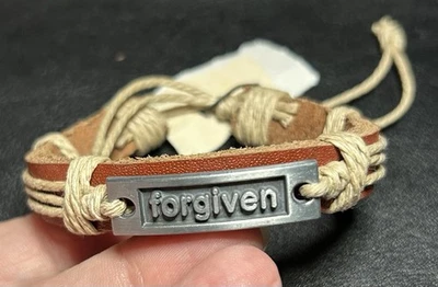Nuevo FORGIVEN Inspirador Pulsera Cuero y Metal con Cordón Hecho a Mano Foto 1 de 2