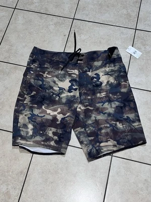 Volcom Lido Solid Mod 20 Boardshorts Size: 33 - Image 1 of 2