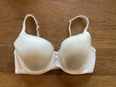 Victoria's Secret 白色标志表带 34DD Body By Victoria 轻薄衬里 Demi 胸罩 — 第 1/2 张图片