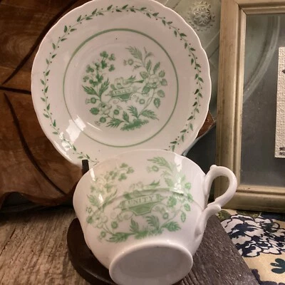 Taza de té verde blanco con porcelana fina Unity On It Birds  Foto 1 de 4