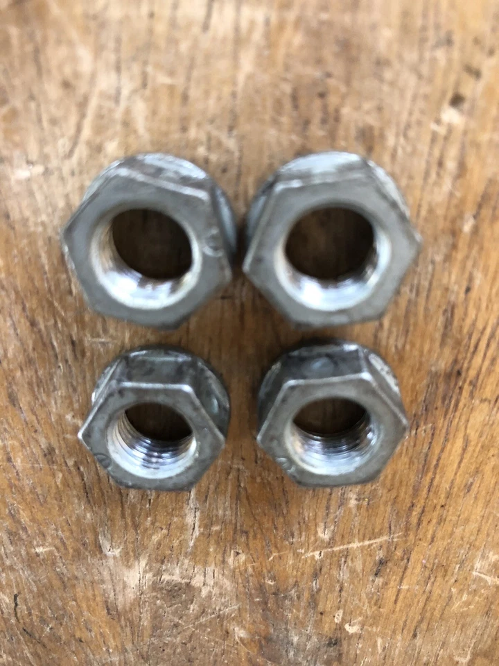 Mercury Milan 2008 2,3 L convertidor de par tuercas Foto 1 de 4