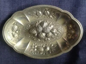 Plato de metal vintage tono plateado Israel Freeman & Son (Isaac) repelente diseño de fruta - Imagen 1 de 8