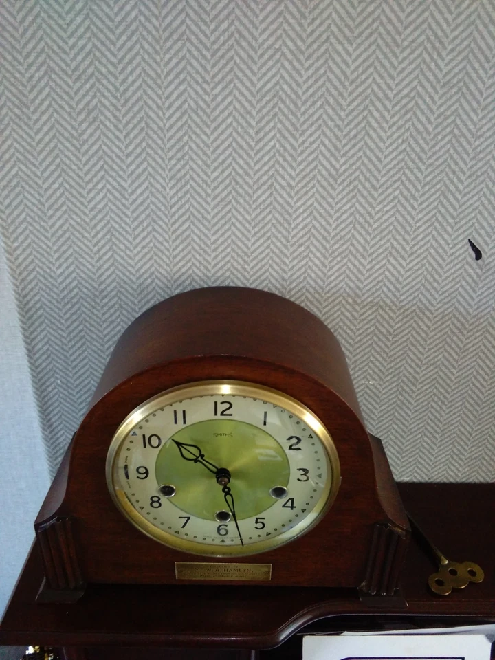 SMITHS HOWARD WESTMINSTER CHIME 8 DAY MANTLE CLOCK  KEY & INSTRUCTIONS V G C - Image 1 of 4