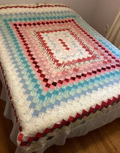 Vintage Quilt Trip Around the World Hand Quilted 86 x 69in Red Pink Blue White - Picture 1 of 20