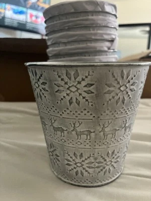 "Maceta galvanizada blanca de Navidad de 4,7"" - Cubo de hojalata de metal de granja de 12 piezas" Foto 1 de 4