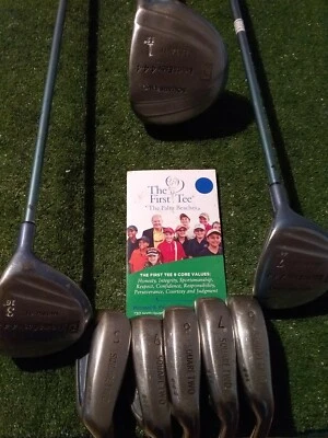Square Two Ladies Light & Easy 444 Full Set Driver 3-7 Woods, 6-SW (No PW)  - Image 1 of 4