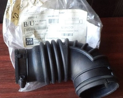 Manguera de entrada de codo carrocería de acelerador Dodge OEM 4612529 04612529 GRAND CARAVAN NUEVO DE STOCK Foto 1 de 2