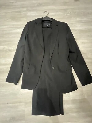 Conjunto de traje para mujer Banana Republic negro (usado dos veces) (talla 6 top, talla 4 pantalones) Foto 1 de 4