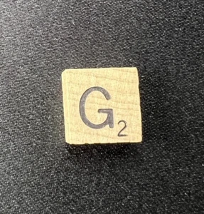 MB Deluxe Travel Edition Scrabble “G” Mini Replacement Tile 0.5”x0.5” *TILE ONLY - Picture 1 of 4