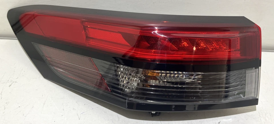 Luz trasera LED izquierda conductor izquierdo Nissan Pathfinder 2022 2023 2024 OEM 0409 Foto 1 de 4