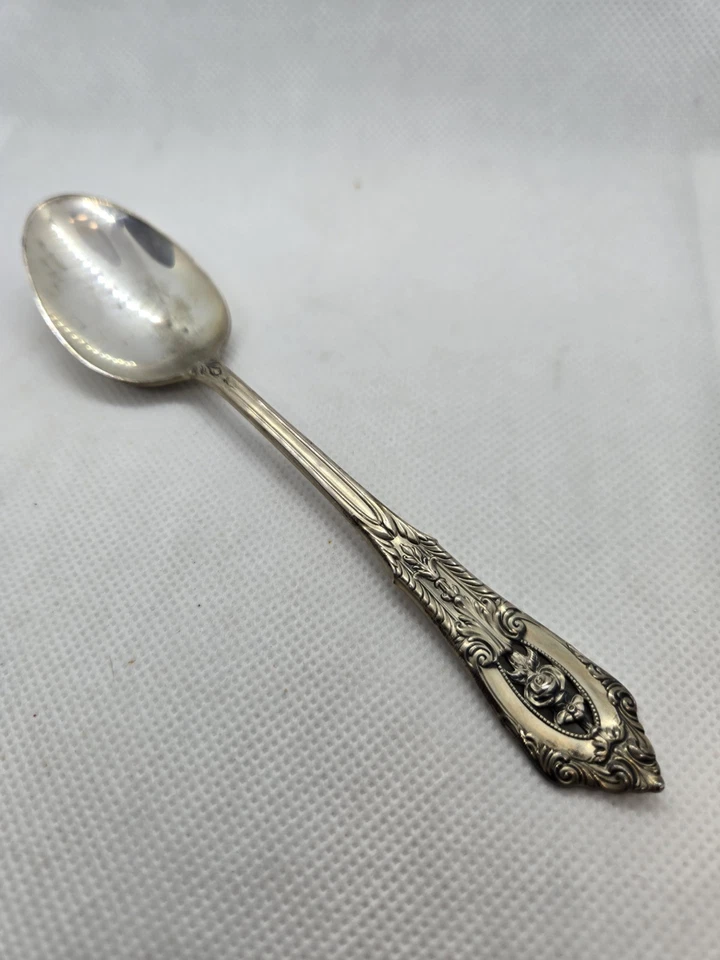 Hermoso patrón de cucharadita/cuchara de té WALLACE de plata esterlina con punta de rosa  Foto 1 de 4