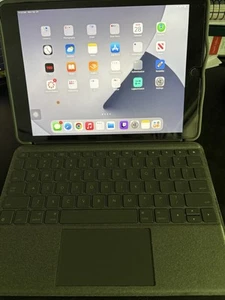 iPad (8. Generation) - 128GB - WiFi - mit Hülle & Stift - Top Zustand - Bild 1 von 13