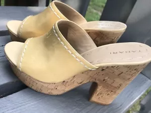 Sandalias Tahari Miami beige tostado charol corcho 8,5 M plataforma sin cordones mulas - Imagen 1 de 6
