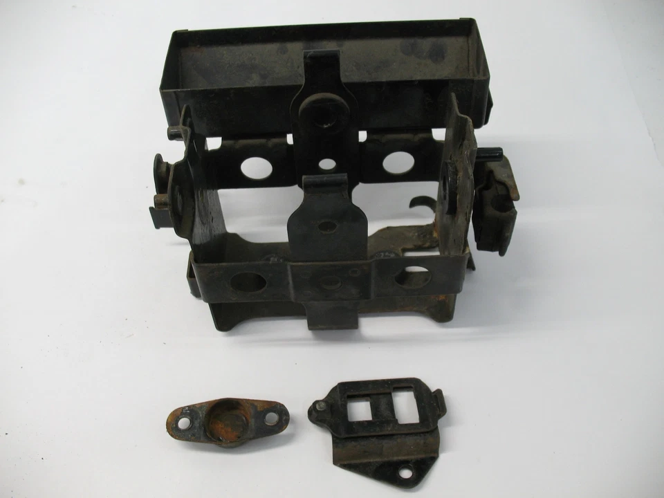 1975 KAWASAKI KZ400 D  BATTERY BOX - Image 1 of 4