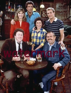 CHEERS HILARIOUS TV SHOW COMEDY SITCOM CAST GROUP IN BAR  8X10 PUBLICITY PHOTO - Picture 1 of 1