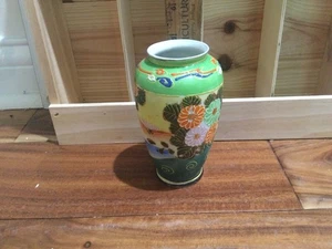 Vintage handbemalte japanische Knospenvase - Made in Japan - 5" floral butterly 3D - Bild 1 von 7
