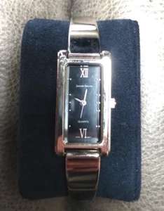 Jaclyn Smith silberfarbene Damenuhr - nagelneue Batterie! - Bild 1 von 4