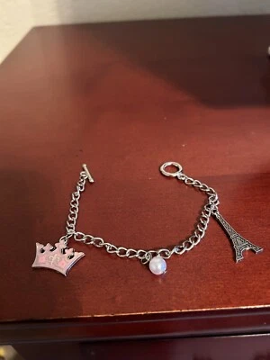 Paris Themed Bracelet For Girls with Metal Crown and Eiffel Tower Charm - 8 inch - Imagem 1 de 4
