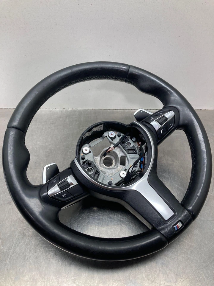 BMW 650i 2014 volante OEM negro térmico 32337846021 2014-2015 Foto 1 de 4