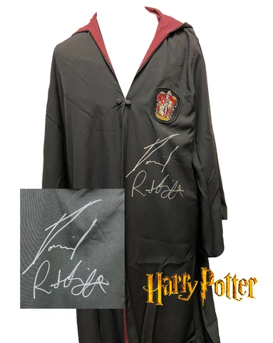 DANIEL RADCLIFFE SIGNED AUTOGRAPH HARRY POTTER ROBE BAS BECKETT Cover