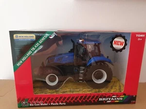 BRITAINS NEW HOLLAND T8.435 GENESIS TRACTOR 1/32 SCALE - Picture 1 of 2