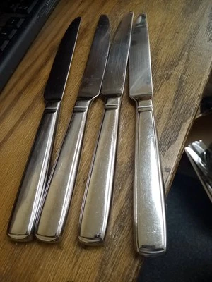 Cuchillos de cena Waterford de acero inoxidable GLENRIDGE 9 5/8" (juego de 4)  Foto 1 de 3