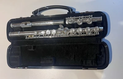 Yamaha Silver Plated Flute with Carrying Case - Image 1 of 4