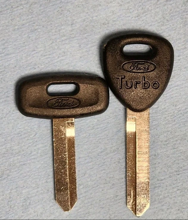 Juego de llaves en blanco Ford Thunderbird Turbo Coupé 1985 1986 1987 maletero de encendido T-Bird Foto 1 de 1
