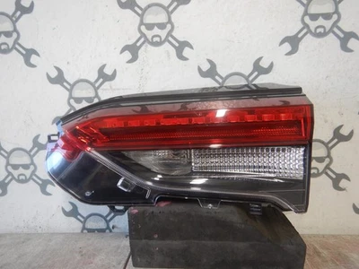 Toyota RAV4 2019 A 2023 luz trasera interior de maletero lateral derecho OEM 81580-42151 Foto 1 de 4