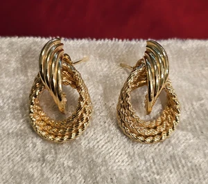 14 Karat Gelbgold Liebesknoten Ohrhänger ineinandergreifendes Seil durchbohrt Pfosten 3,9 g "MB" - Bild 1 von 6