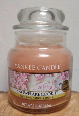 Yankee Candle Snowflake Cookie Small 3.7 Oz House Warmer New - Image 1 of 4