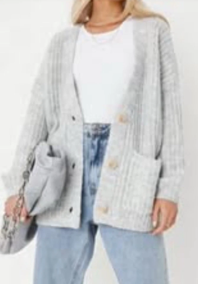 Cárdigan Missguided Hombro Caído Botón Bolsillo Frontal Punto Esponjoso Talla Pequeña Nuevo Foto 1 de 1