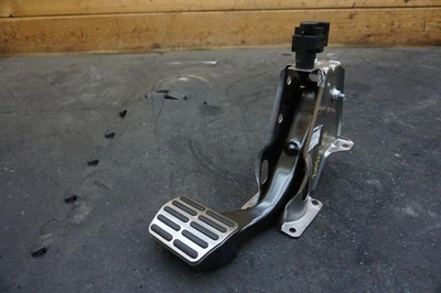 Conjunto de soporte de pedal de freno 423723057F OEM Audi R8 2011-15 Foto 1 de 4