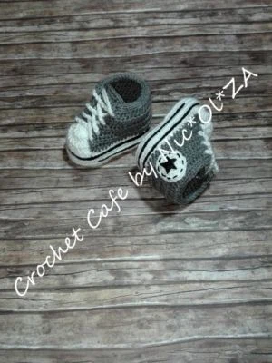BOTINES DE BEBÉ DE GANCHILLO HECHOS A MANO ZAPATILLAS DEPORTIVAS CONVERS GRIS-BLANCO 0 - 24 MESES Foto 1 de 4