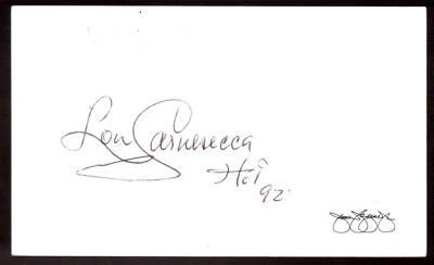 LOU CARNESECCA AUTOGRAPHED INDEX CARD "HOF '92" JSA CERTIFIED - Image 1 of 2