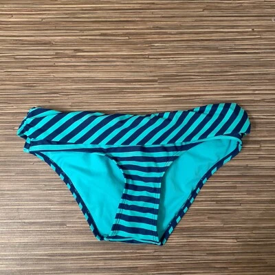TRAJE DE BAÑO KIRRA PACSUN PARTE INFERIOR DE BIKINI Traje de baño NATACIÓN Talla M Verde azulado Azul marino a rayas Foto 1 de 4